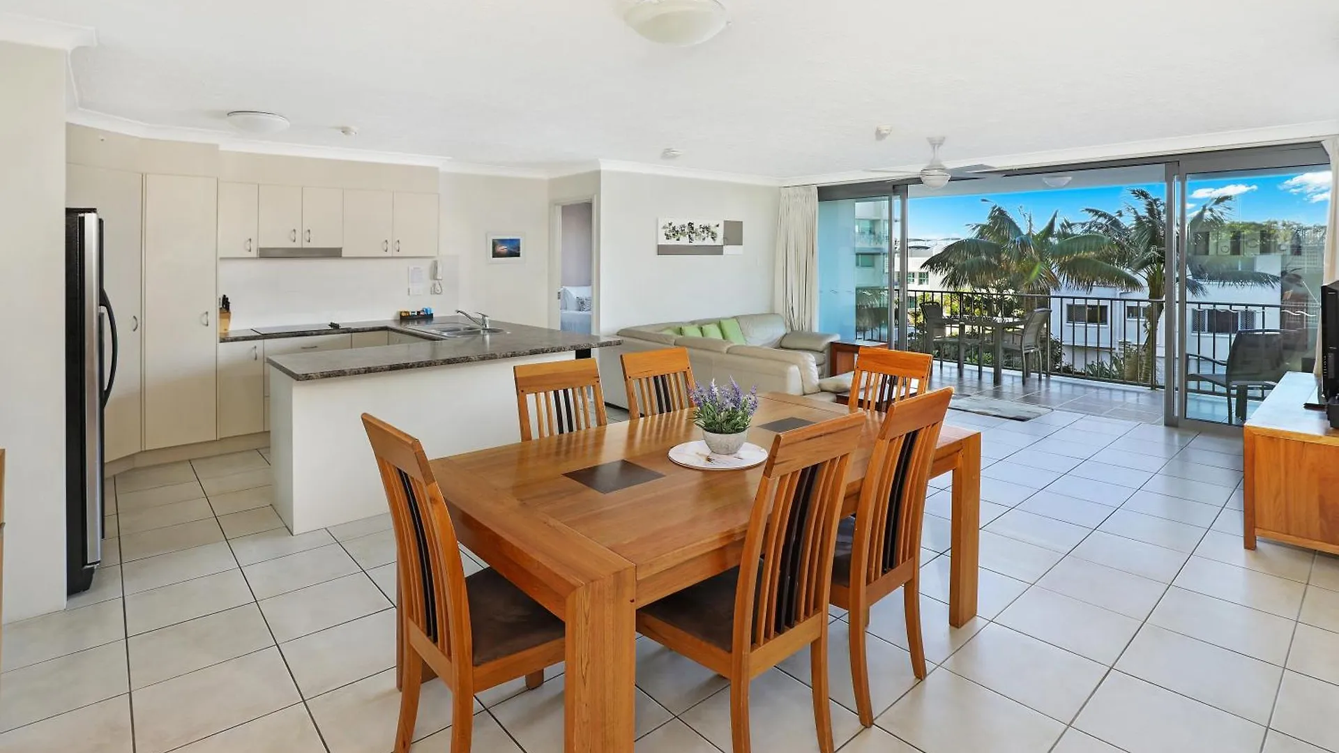 Majorca Isle Beachside Resort Maroochydore