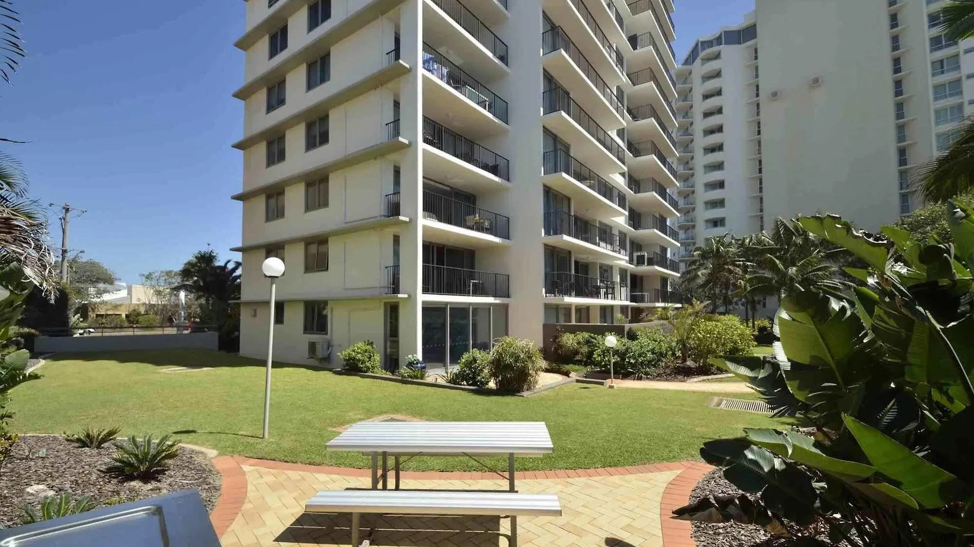 Majorca Isle Beachside Resort Maroochydore